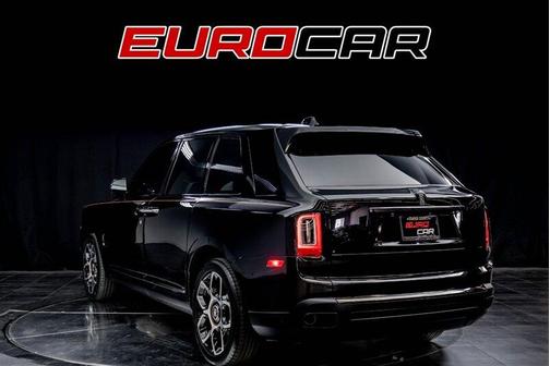 Photo 3 of 54 of 2022 Rolls-Royce Cullinan