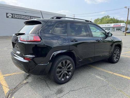 Photo 5 of 40 of 2019 Jeep Cherokee High Altitude