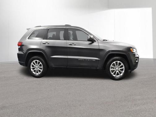 Photo 2 of 49 of 2021 Jeep Grand Cherokee Laredo X