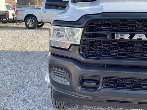 Photo 5 of 43 of 2020 RAM 3500 Tradesman Crew Cab 4x4 8' Box