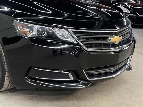 Photo 4 of 35 of 2018 Chevrolet Impala 1LS