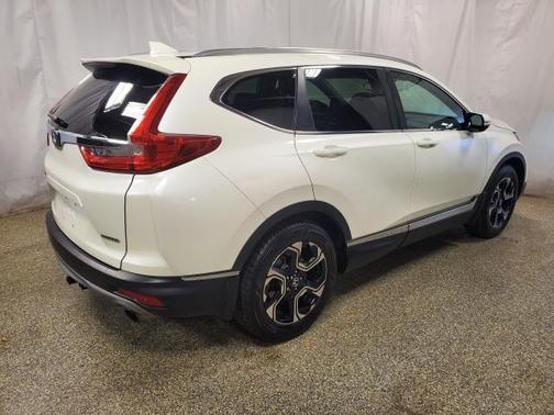 Photo 4 of 29 of 2017 Honda CR-V Touring