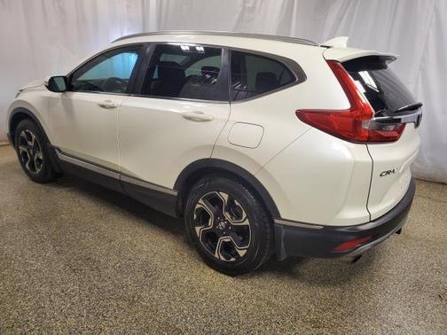 Photo 3 of 29 of 2017 Honda CR-V Touring