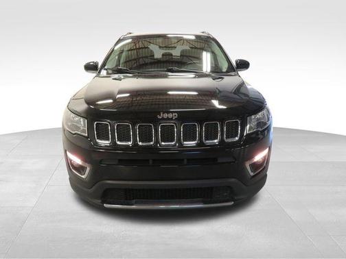 Photo 3 of 23 of 2020 Jeep Compass Limited