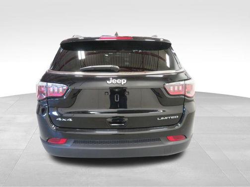 Photo 5 of 23 of 2020 Jeep Compass Limited
