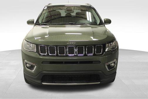 Photo 3 of 25 of 2020 Jeep Compass Limited