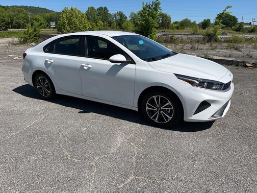 Photo 2 of 16 of 2022 Kia Forte LXS