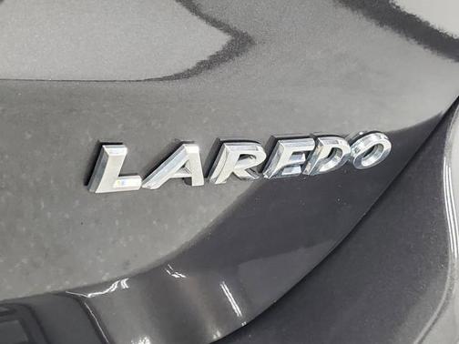 Photo 5 of 30 of 2018 Jeep Grand Cherokee Laredo E