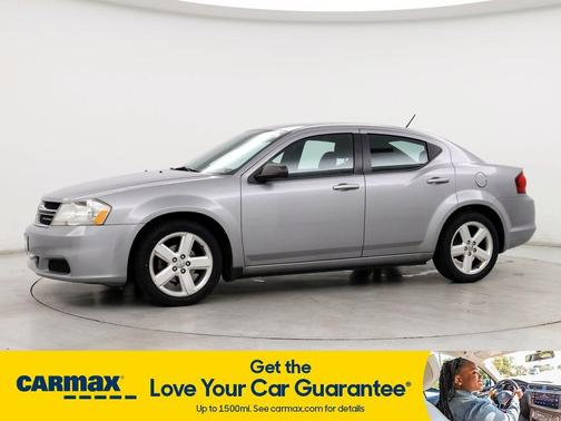 Photo 2 of 27 of 2013 Dodge Avenger SE