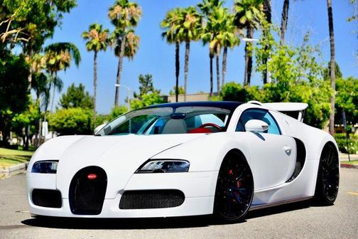 Photo 4 of 35 of 2011 Bugatti Veyron 16.4 Grand Sport