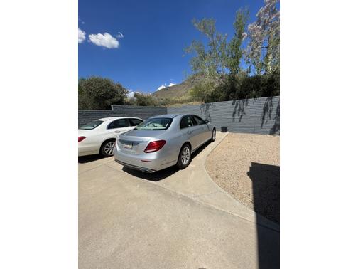 Photo 3 of 6 of 2018 Mercedes-Benz E-Class E 300