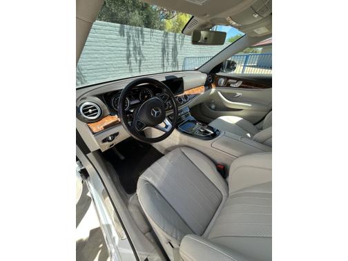 Photo 5 of 6 of 2018 Mercedes-Benz E-Class E 300