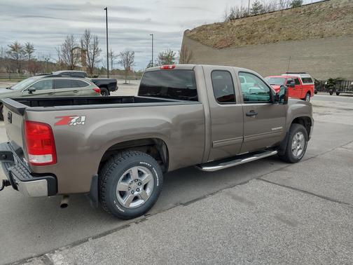 Photo 4 of 9 of 2012 GMC Sierra 1500 SLE