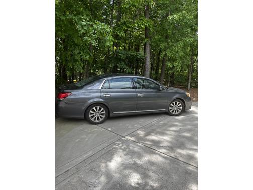 Photo 1 of 5 of 2011 Toyota Avalon Limited