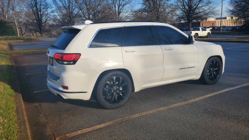 Photo 3 of 28 of 2015 Jeep Grand Cherokee High Altitude