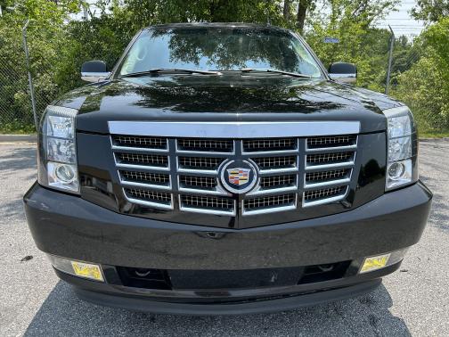 Photo 4 of 18 of 2007 Cadillac Escalade ESV Base