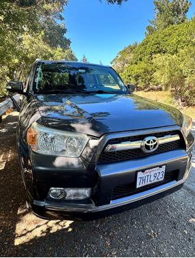 Photo 1 of 7 of 2010 Toyota 4Runner Limited