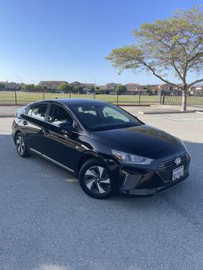 Photo 1 of 16 of 2017 Hyundai IONIQ Hybrid SEL
