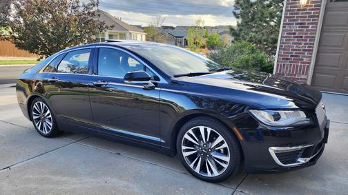 Photo 4 of 25 of 2017 Lincoln MKZ Hybrid Reserve