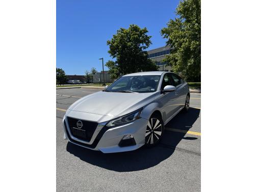 Photo 1 of 13 of 2021 Nissan Altima 2.5 SV