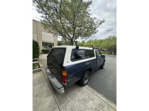 Photo 3 of 5 of 1994 Nissan Pickup Truck XE
