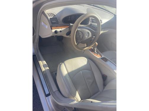 Photo 5 of 8 of 2006 Mercedes-Benz E-Class E 350 4MATIC