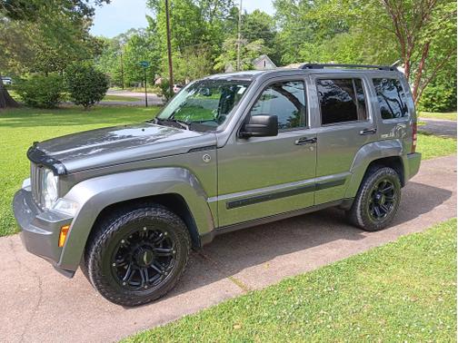 Photo 1 of 15 of 2012 Jeep Liberty Sport