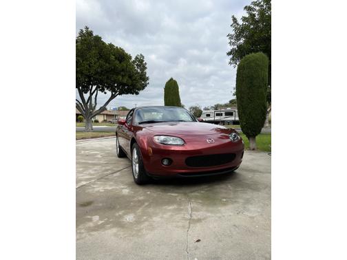 Photo 2 of 23 of 2006 Mazda MX-5 Miata Touring