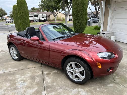 Photo 1 of 23 of 2006 Mazda MX-5 Miata Touring