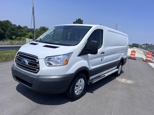 Photo 2 of 25 of 2017 Ford Transit-250 Base