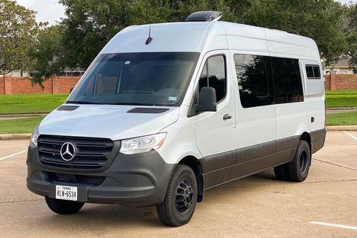 Photo 4 of 30 of 2019 Mercedes-Benz Sprinter 3500 High Roof