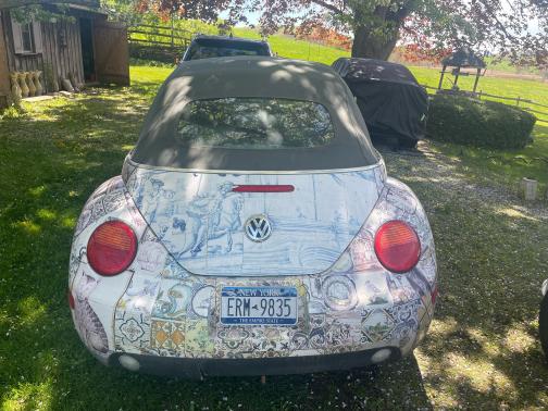 Photo 4 of 9 of 2005 Volkswagen New Beetle GLS 1.8T