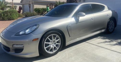 Photo 1 of 2 of 2011 Porsche Panamera 2
