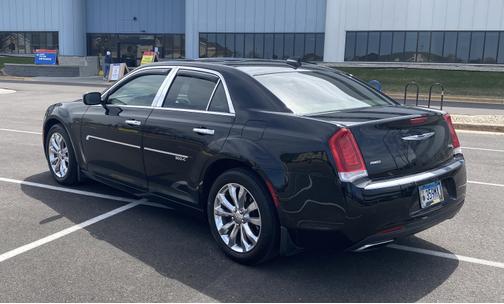 Photo 3 of 19 of 2015 Chrysler 300C Base