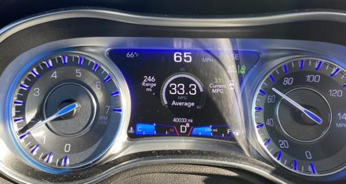 Photo 5 of 19 of 2015 Chrysler 300C Base