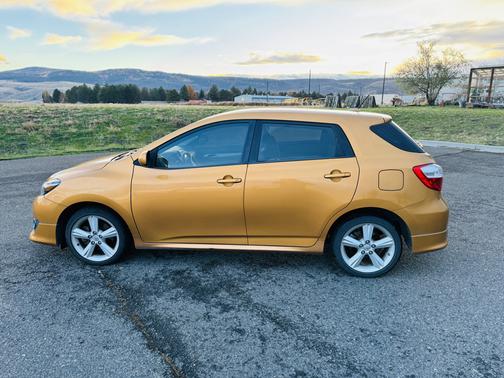 Photo 1 of 10 of 2009 Toyota Matrix S