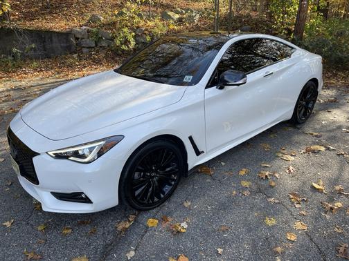 Photo 1 of 10 of 2021 INFINITI Q60 3.0t LUXE