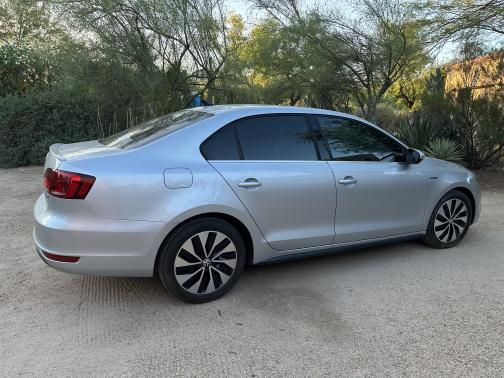 Photo 5 of 13 of 2014 Volkswagen Jetta Hybrid SEL Premium