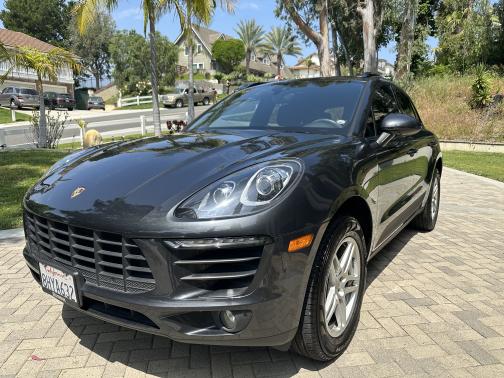 Photo 3 of 17 of 2018 Porsche Macan Sport Edition