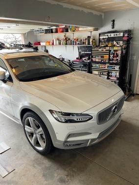 Photo 3 of 3 of 2018 Volvo V90 Cross Country T6 Volvo Ocean Race