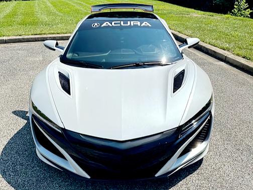 Photo 1 of 29 of 2017 Acura NSX Base