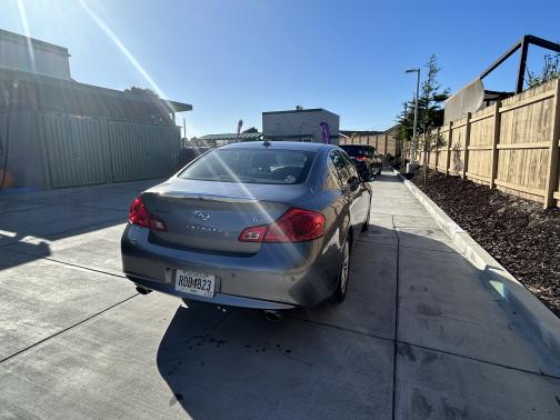 Photo 4 of 12 of 2010 INFINITI G37 Journey