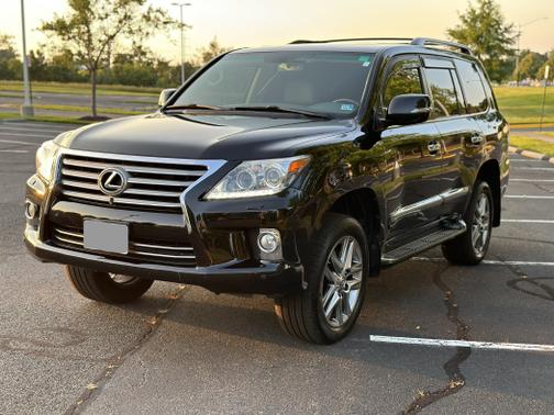 Photo 1 of 22 of 2013 Lexus LX 570 Base