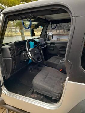 Photo 2 of 5 of 2004 Jeep Wrangler Sport