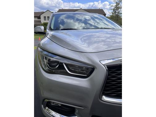 Photo 2 of 5 of 2017 INFINITI QX60 Base