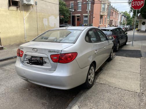 Photo 3 of 4 of 2008 Hyundai Elantra GLS