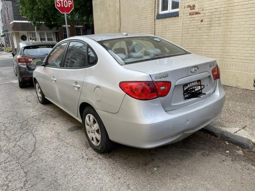 Photo 4 of 4 of 2008 Hyundai Elantra GLS
