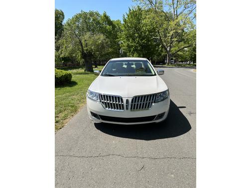 Photo 5 of 20 of 2011 Lincoln MKZ Base