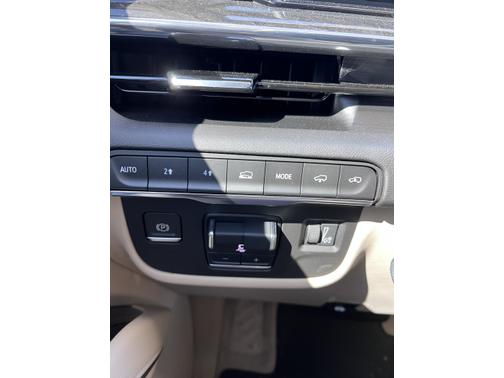 Photo 4 of 10 of 2022 Cadillac Escalade Premium Luxury