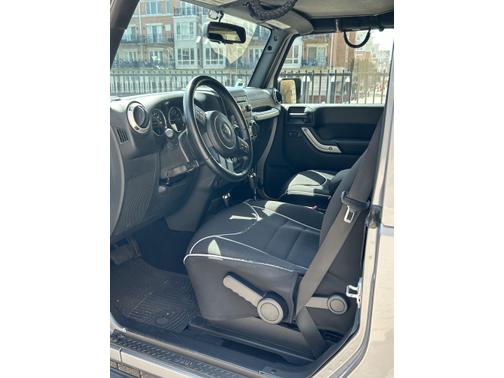 Photo 1 of 5 of 2016 Jeep Wrangler Sahara